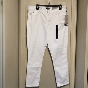 NEW NYDJ WHITE JEANS CONVERTIBLE ANKLE 16